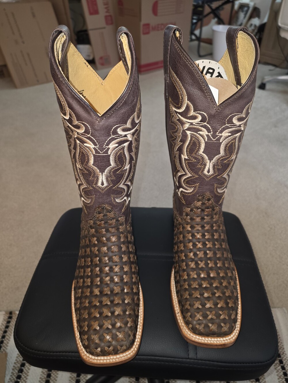 Size 7 Women Innovation Brown Studded Western Heeled Boots with Cream Stitching